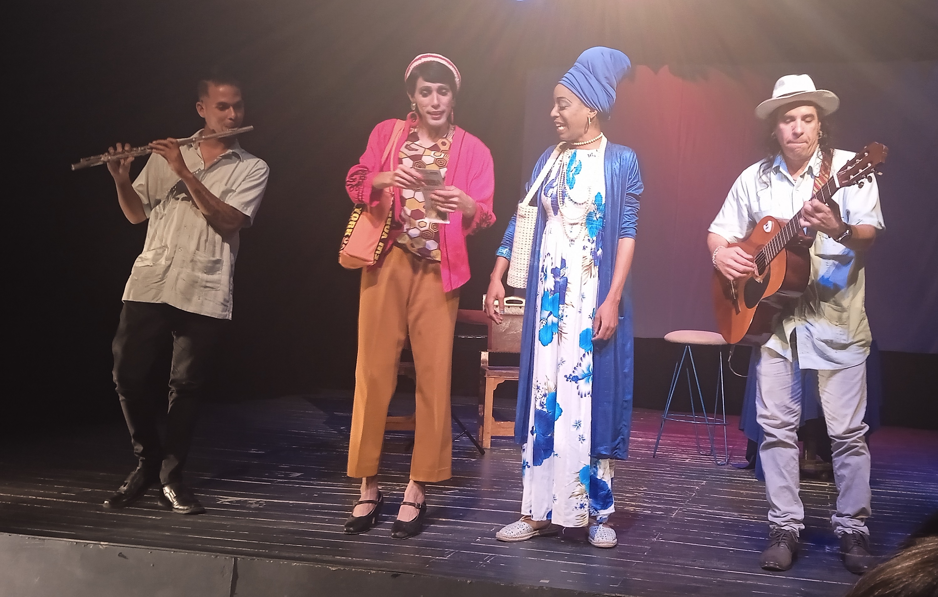 Música, humor y cubanía en Candela de Jazz Vilá Música, humor y cubanía en Candela de Jazz Vilá