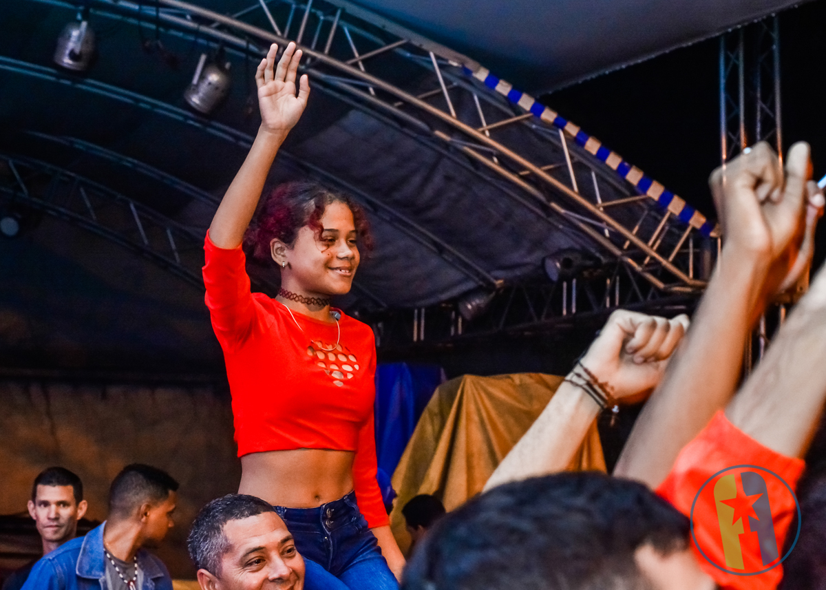 En el Vedado el público disfrutando del Clásico de Béisbol Cuba vs Estados Unidos En el Vedado el público disfrutando del Clásico de Béisbol Cuba vs Estados Unidos