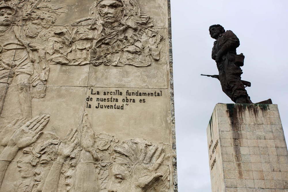 Conjunto Escultórico Memorial Comandante Ernesto Che Guevara Conjunto Escultórico Memorial Comandante Ernesto Che Guevara