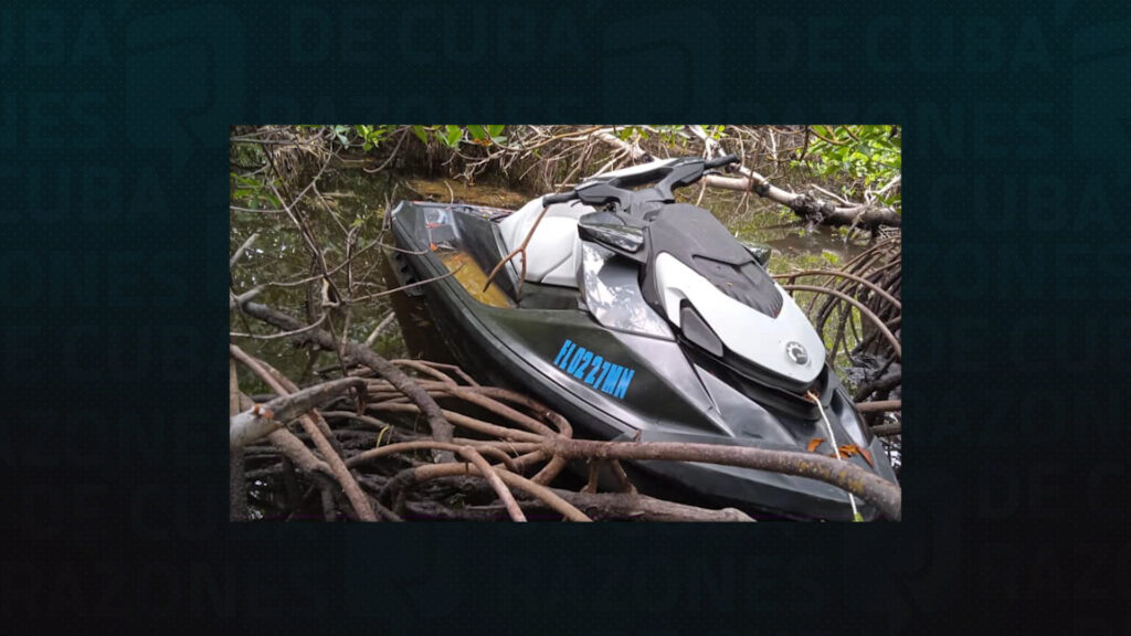 Moto acuática utilizada para llegar a territorio nacional Moto acuática utilizada para llegar a territorio nacional