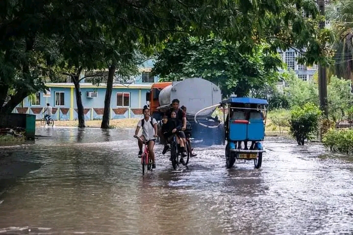 Lluvias en Cuba (Bayamo) Lluvias en Cuba (Bayamo)