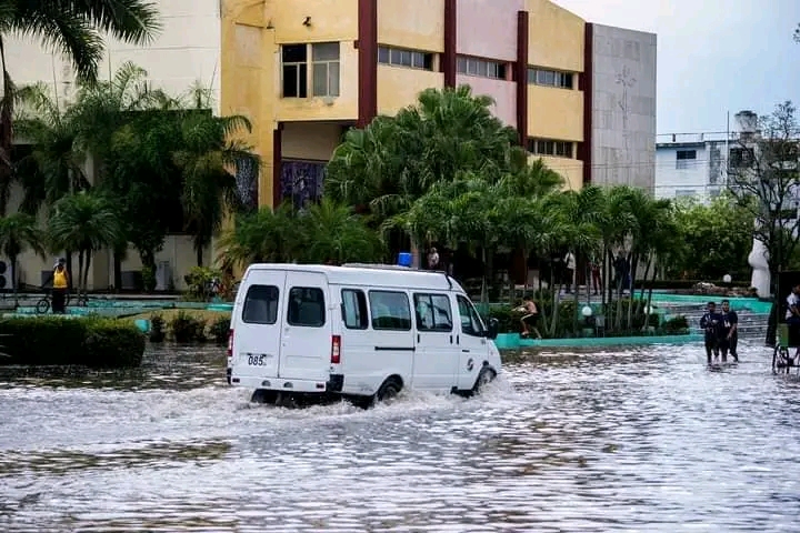 Lluvias en Cuba (Bayamo) Lluvias en Cuba (Bayamo)