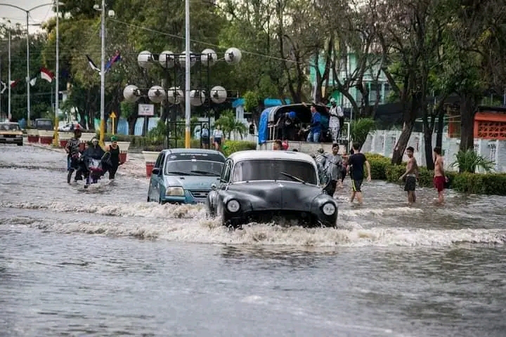 Lluvias en Cuba (Bayamo) Lluvias en Cuba (Bayamo)