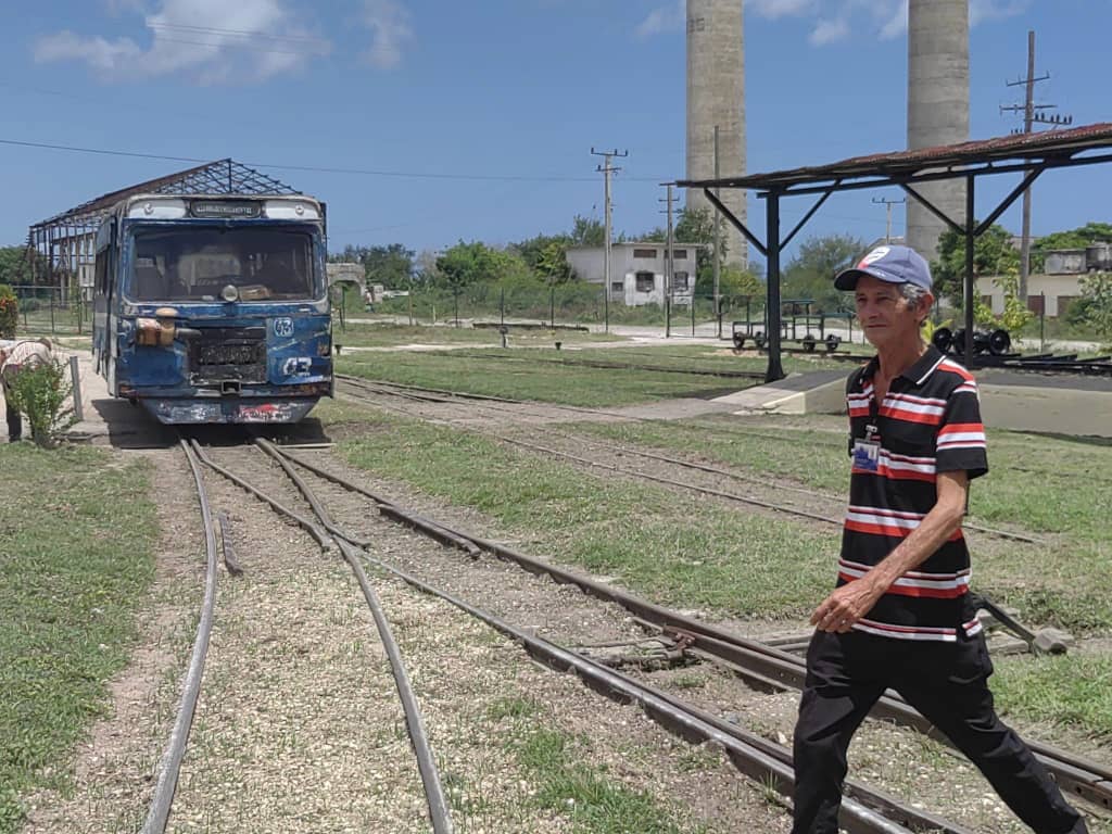 Mantenimiento de locomotoras en Cuba. Mantenimiento de locomotoras en Cuba.
