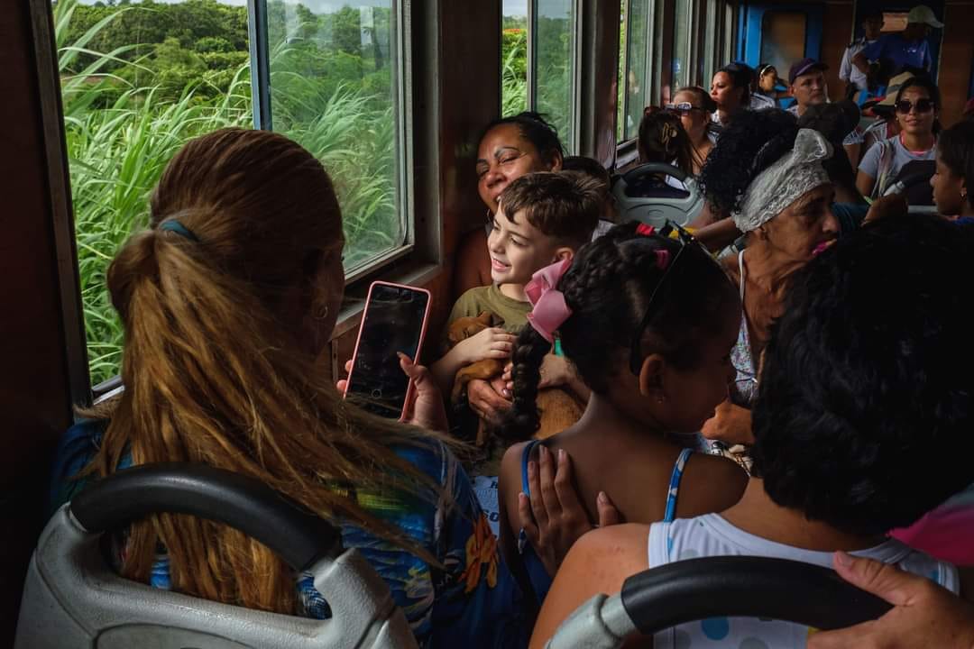 El Tren de la Playa Recesa y Regresará (Naturaleza Secreta de Cuba) El Tren de la Playa Recesa y Regresará (Naturaleza Secreta de Cuba)