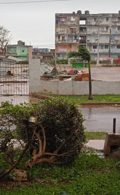 Paso del huracán Rafael por Cuba (Fotos: Redes sociales) Paso del huracán Rafael por Cuba (Fotos: Redes sociales)