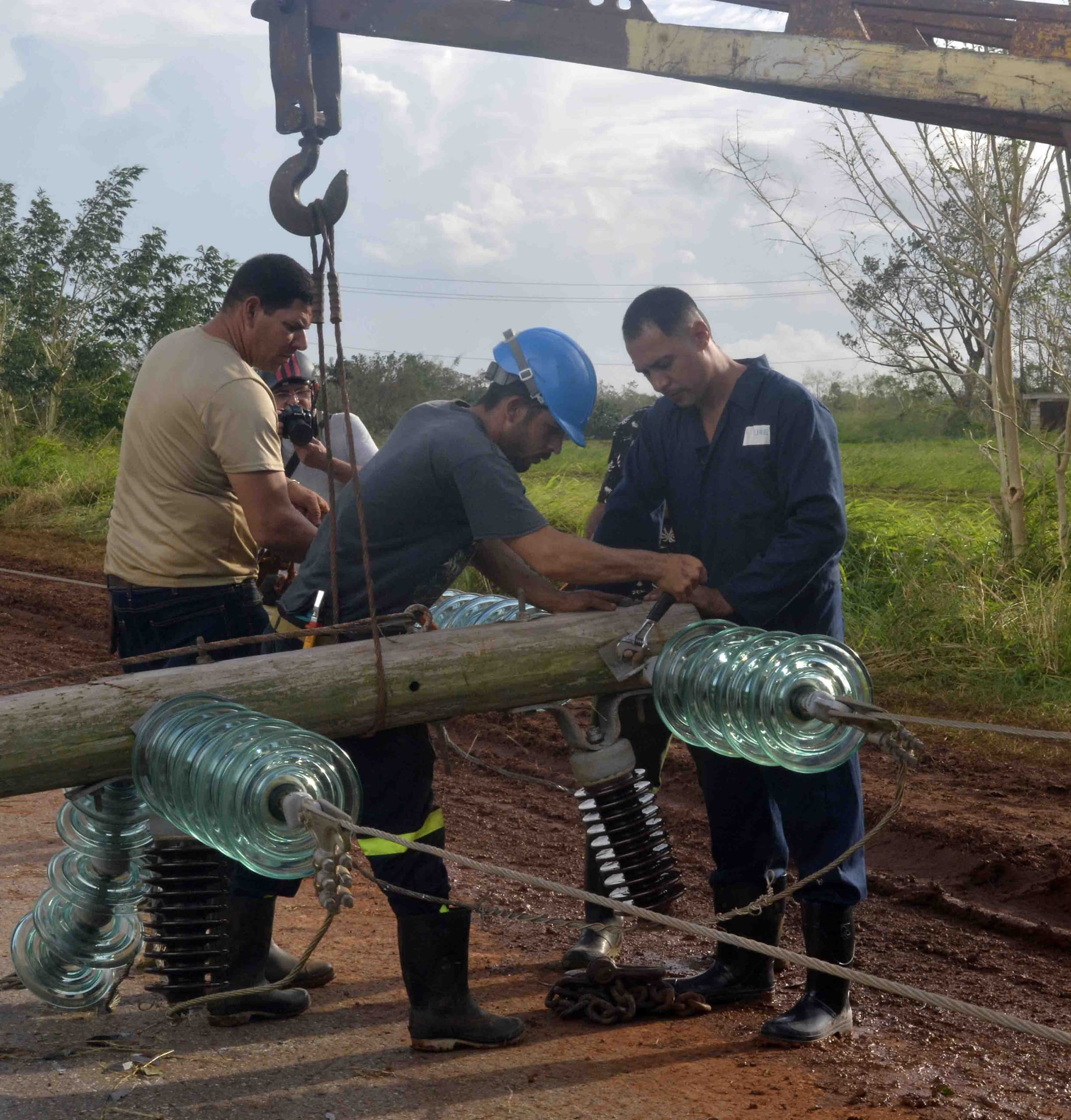 Paso del huracán Rafael por Güira de Melena Paso del huracán Rafael por Güira de Melena