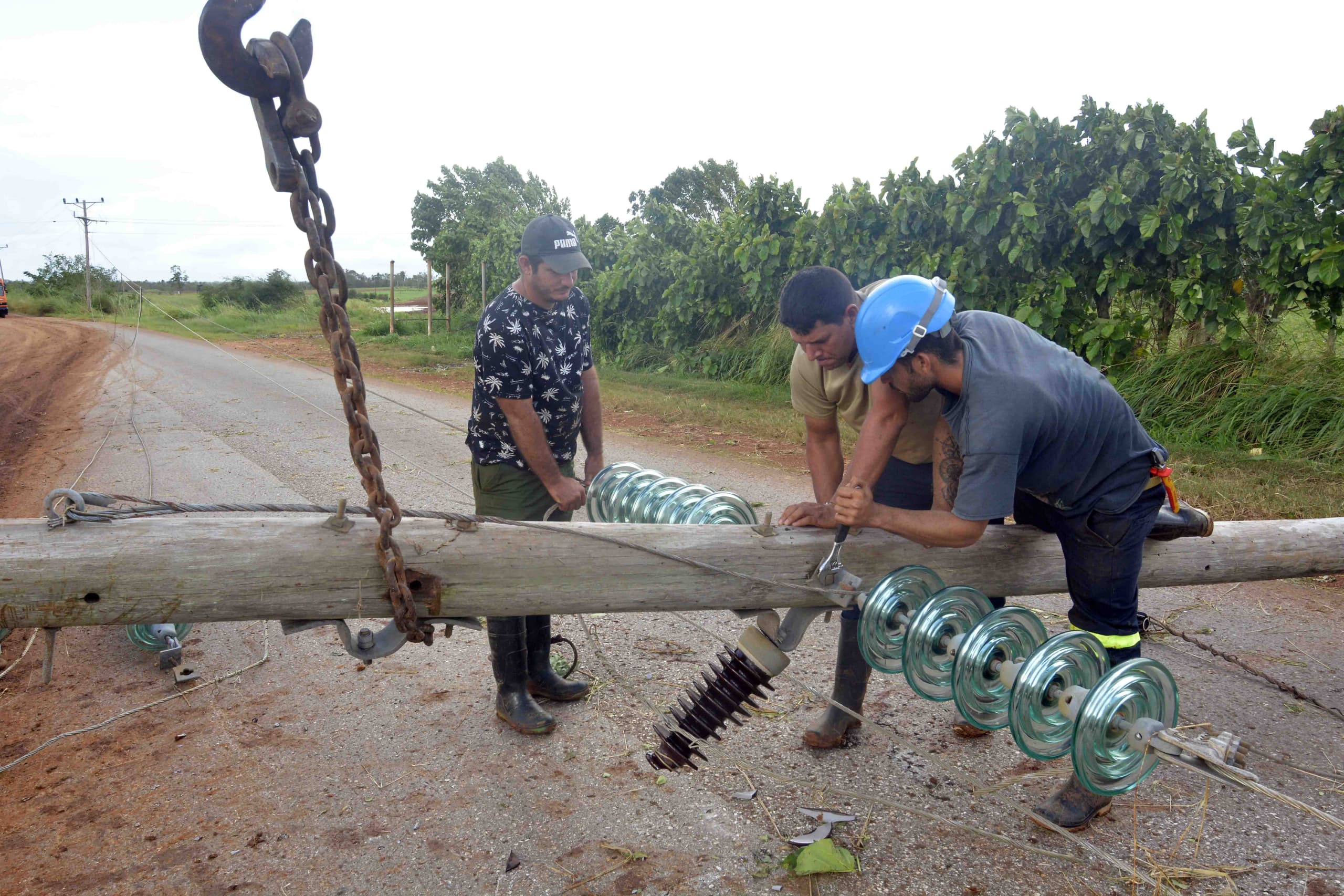 Paso del huracán Rafael por Güira de Melena Paso del huracán Rafael por Güira de Melena
