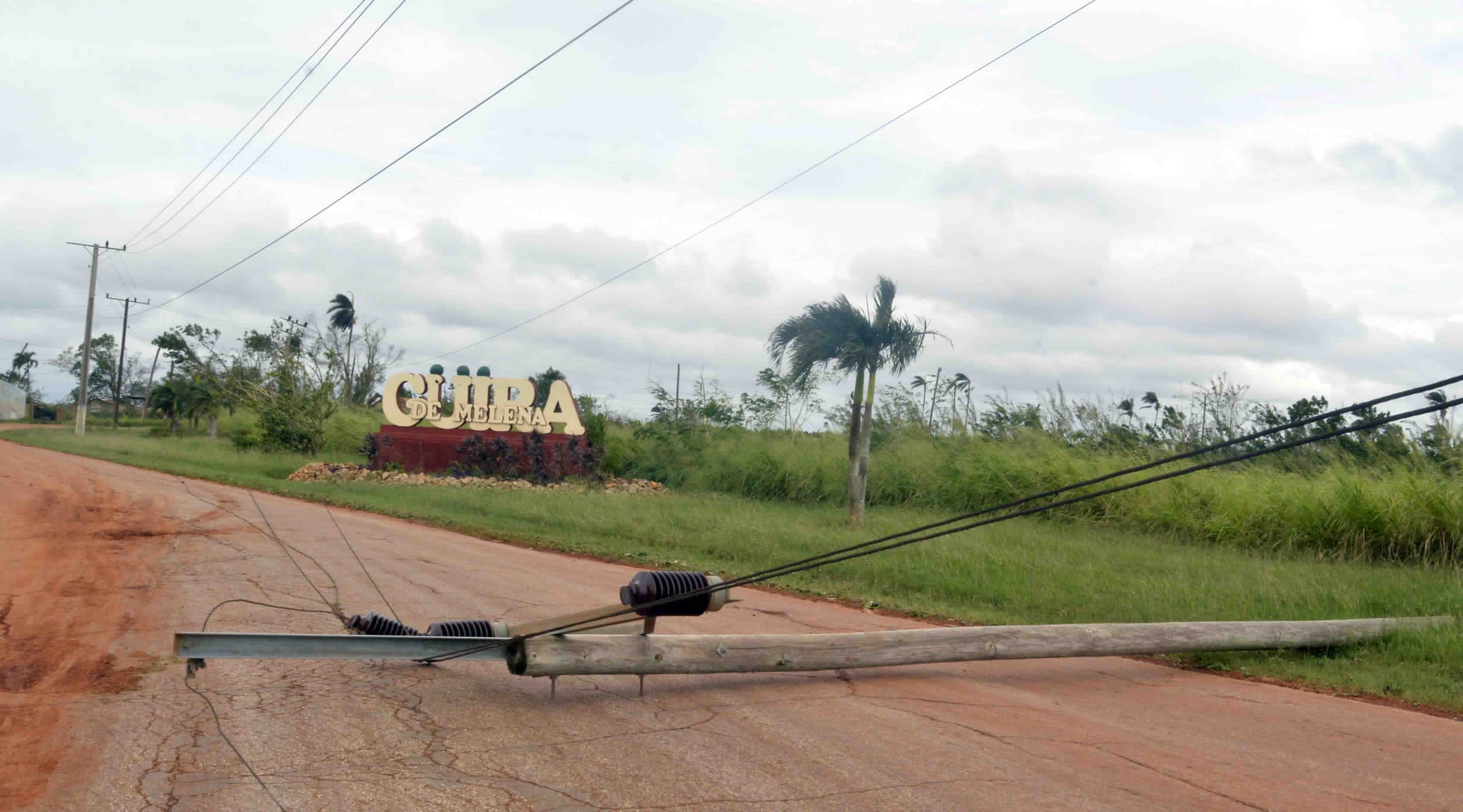 Paso del huracán Rafael por Güira de Melena Paso del huracán Rafael por Güira de Melena