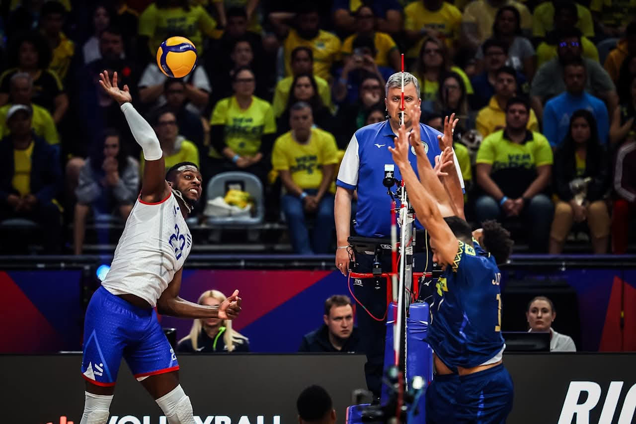  Voleibol: cubanos "enmudecieron" el Maracanazinho de Río 