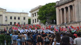 Jóvenes de Cuba recordaron el ingreso de Fidel a la Universidad de La Habana en la carrera de Derecho. Fotos: Sheila Moten / Cubahora