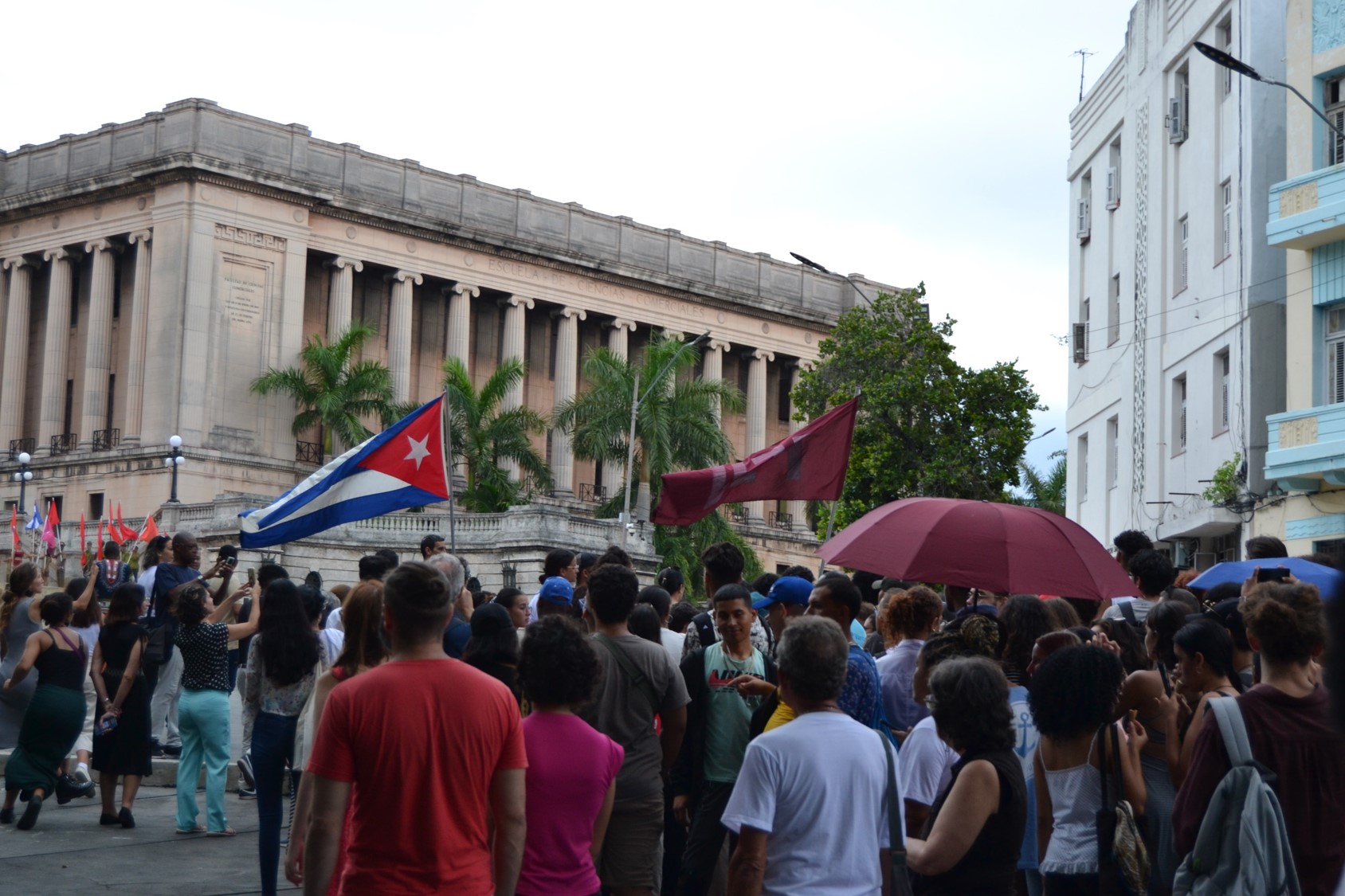 Jóvenes de Cuba recordaron el ingreso de Fidel a la Universidad de La Habana en la carrera de Derecho. Fotos: Sheila Moten / Cubahora Jóvenes de Cuba recordaron el ingreso de Fidel a la Universidad de La Habana en la carrera de Derecho. Fotos: Sheila Moten / Cubahora