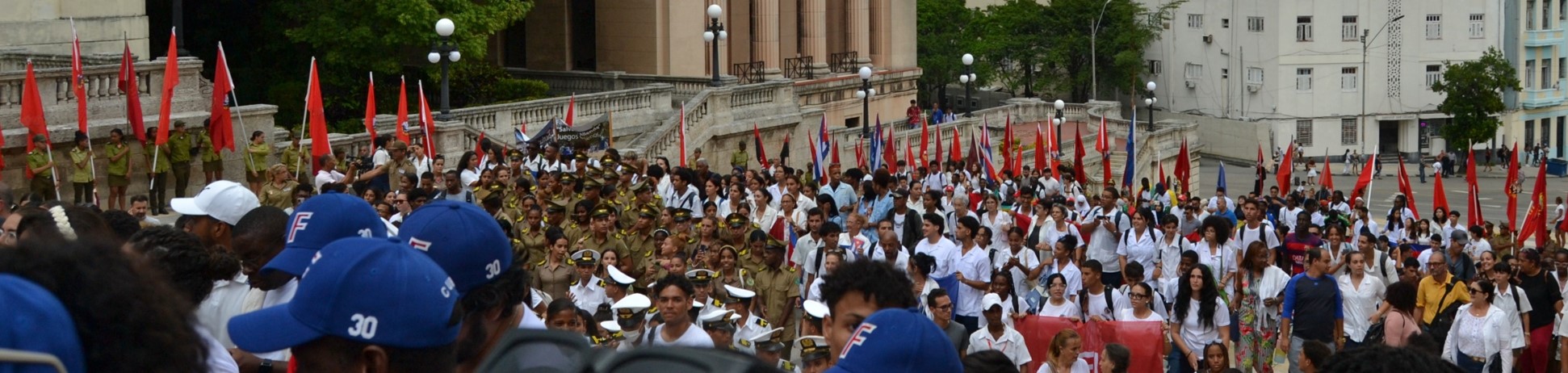 Jóvenes de Cuba recordaron el ingreso de Fidel a la Universidad de La Habana en la carrera de Derecho. Fotos: Sheila Moten / Cubahora
