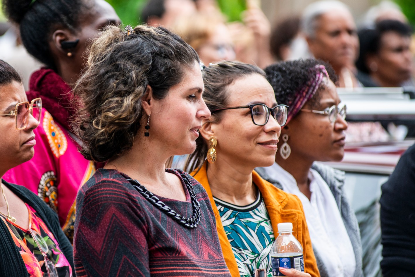 El Alma Mater extiende sus brazos esta vez para denunciar la barbarie