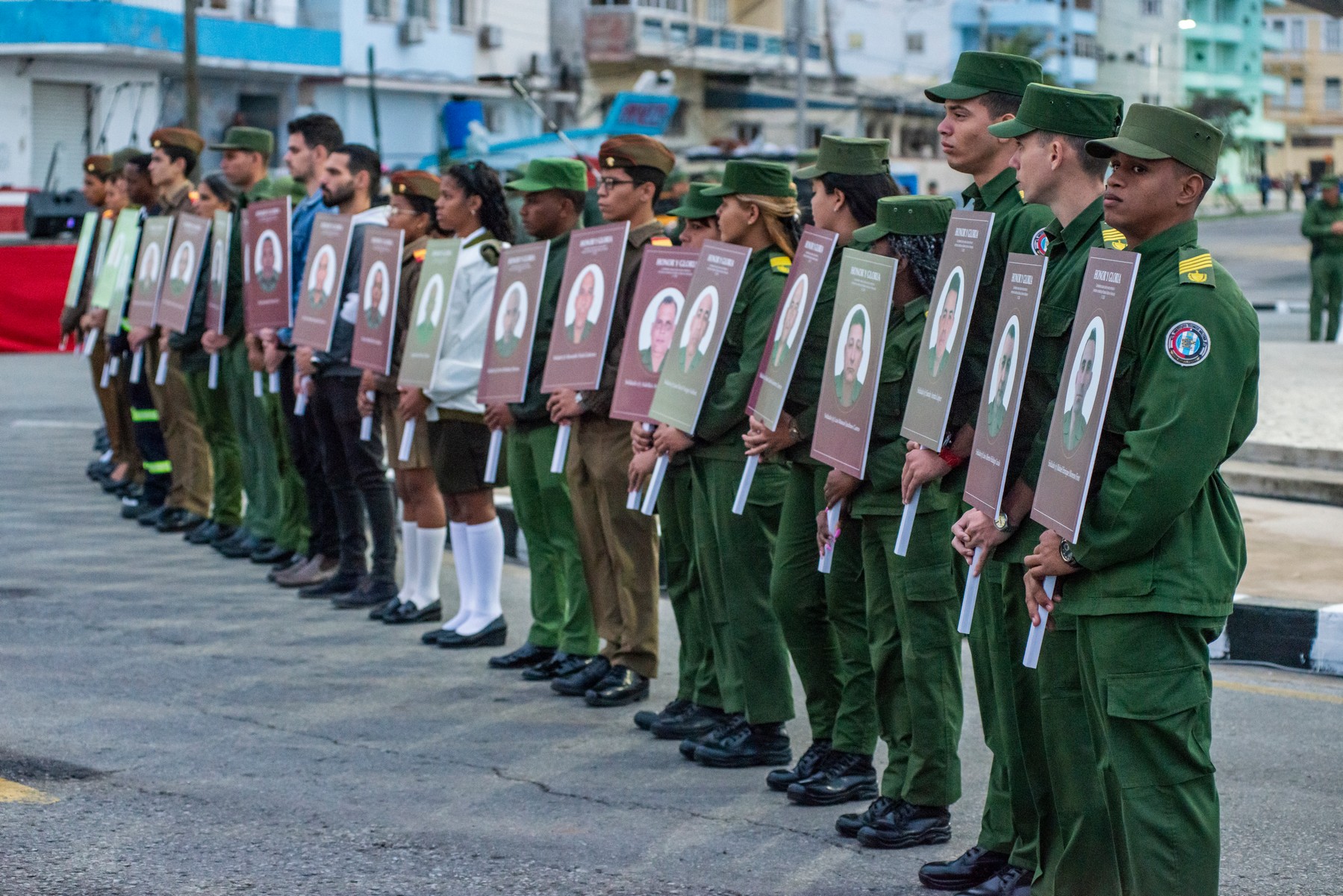 Marcha en la Tribuna Antimperialista por nuestros 32 combatientes caídos Marcha en la Tribuna Antimperialista por nuestros 32 combatientes caídos