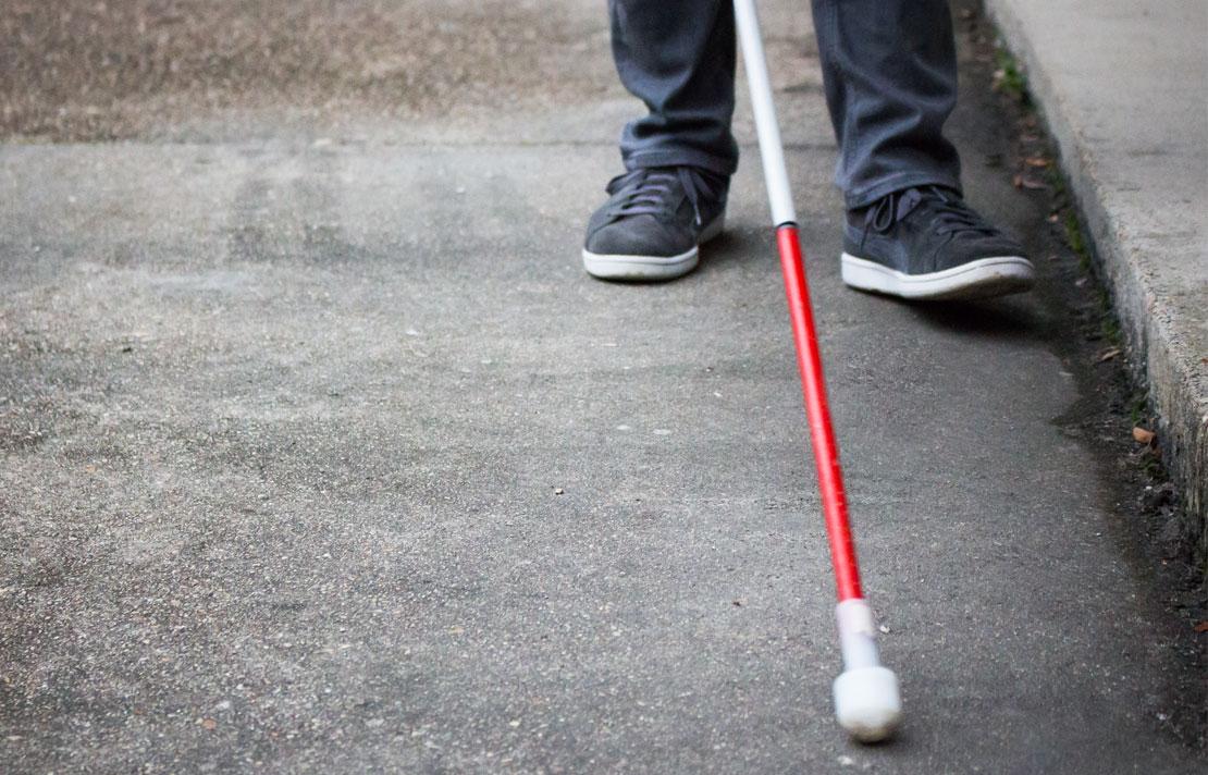 El bastón blanco: Un símbolo de autonomía personal El bastón blanco: Un símbolo de autonomía personal